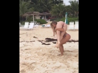 girl shakes the ass with the help of a friend [women beach vacation hd video porn blonde big pormo sport sport ass] no sex brazzers pornhu