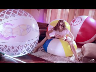 [oxana] deflating 4 big beachballs (trailer)