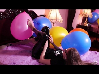 sharon – barefoot stomping of 22 balloons (trailer)